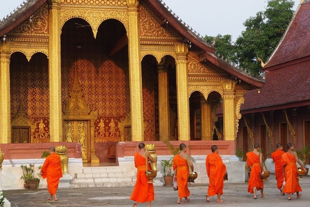 Morning Alms-Giving Ceremony Almosengang with Monks and Lao Temples in Luang Prabang