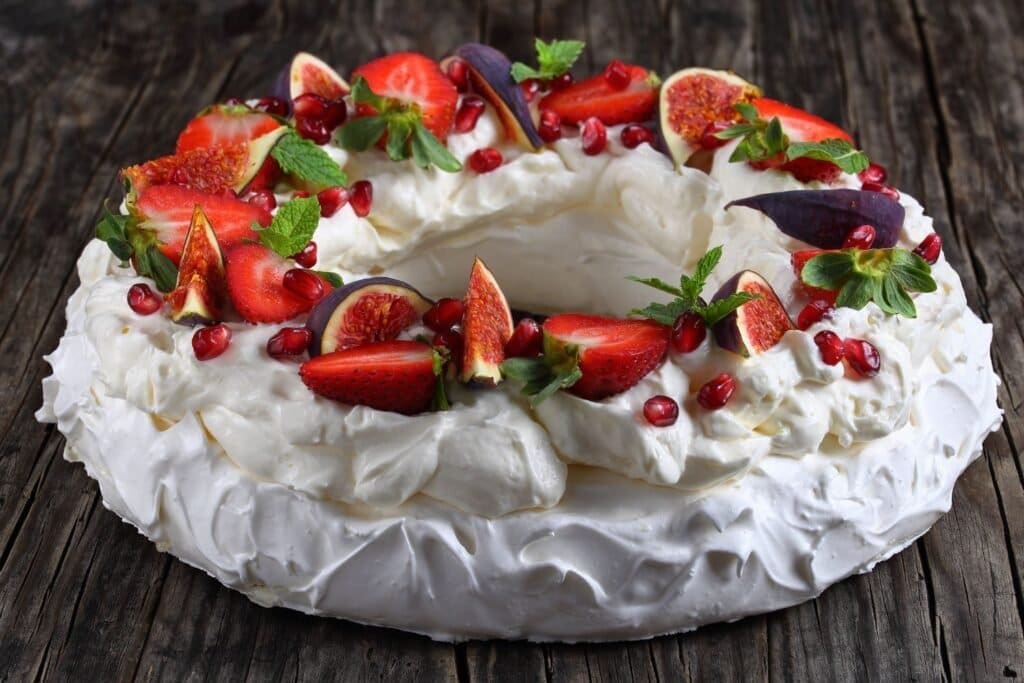 Pavlova Cake